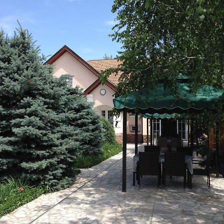 Astoria Garden Hotel Бишкек Екстериор снимка