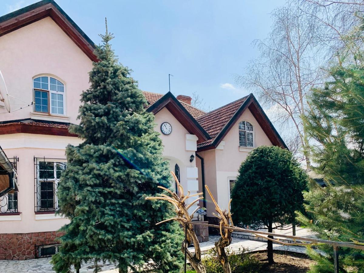 Astoria Garden Hotel Бишкек Екстериор снимка