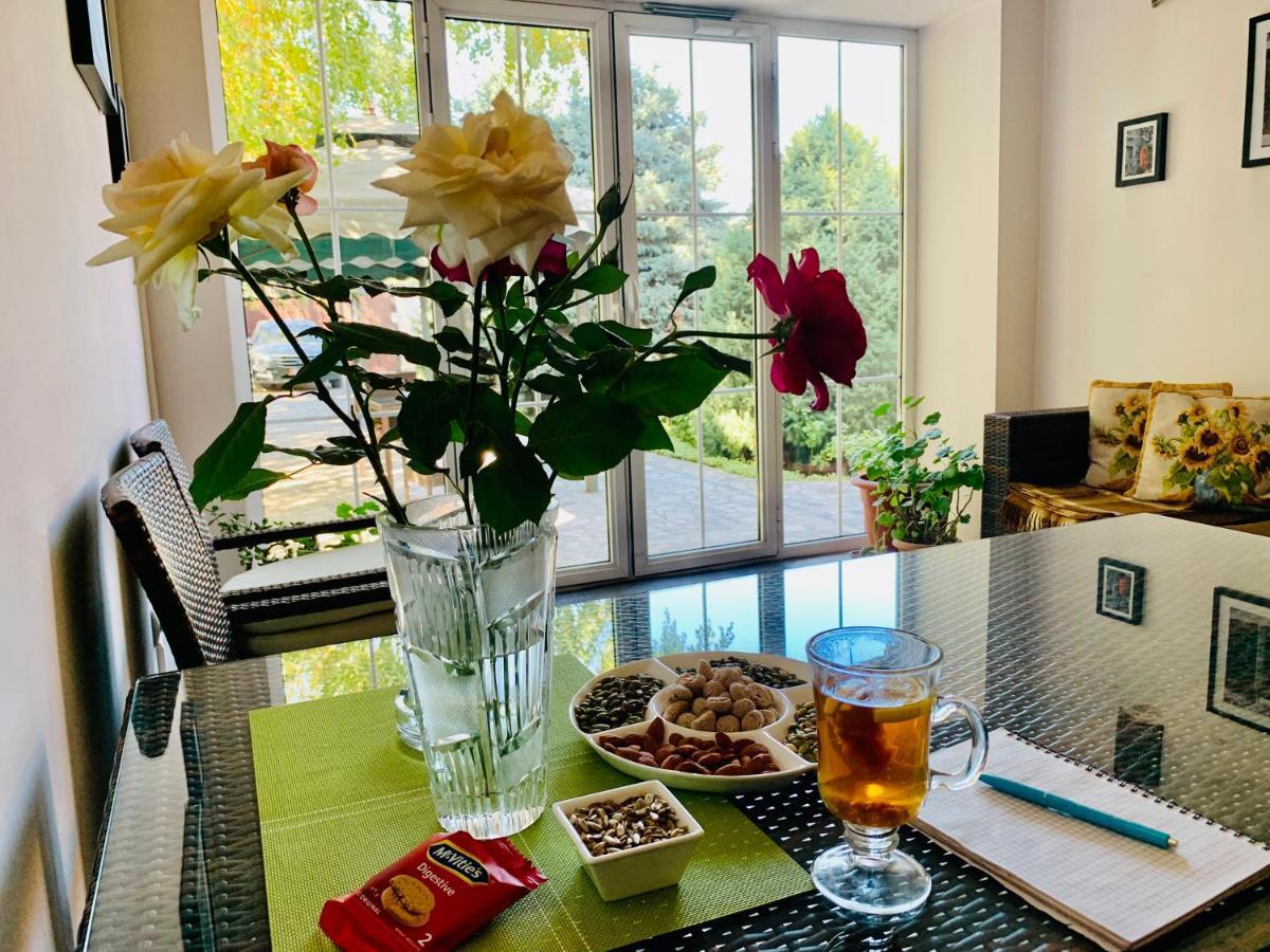 Astoria Garden Hotel Бишкек Екстериор снимка