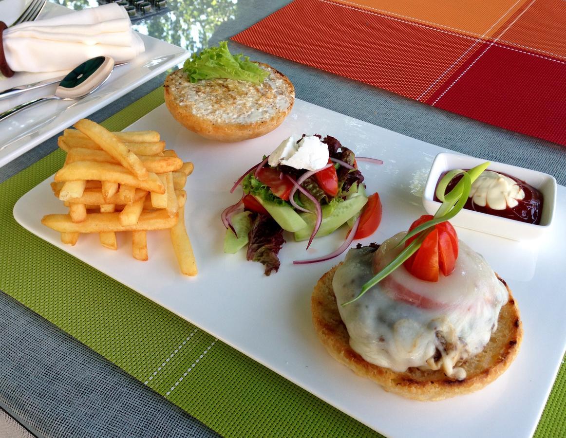 Astoria Garden Hotel Бишкек Екстериор снимка