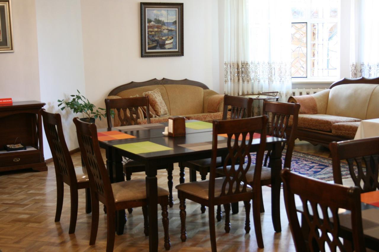 Astoria Garden Hotel Бишкек Екстериор снимка