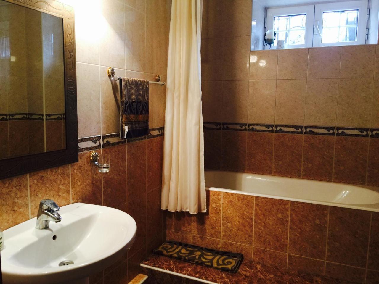 Astoria Garden Hotel Бишкек Екстериор снимка