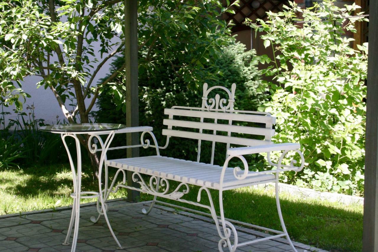 Astoria Garden Hotel Бишкек Екстериор снимка